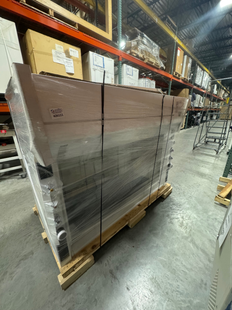 Image of Unused Mott 4' Fume Hood